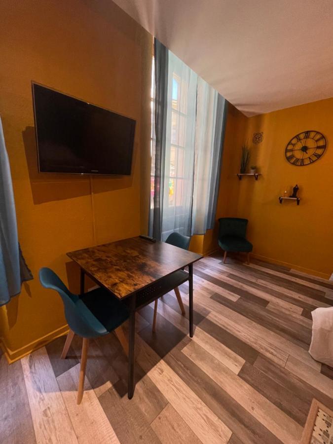Jungle Room Romans-sur-Isère Exteriör bild