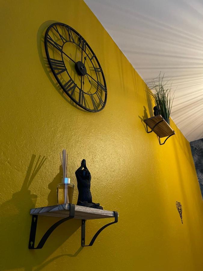 Jungle Room Romans-sur-Isère Exteriör bild