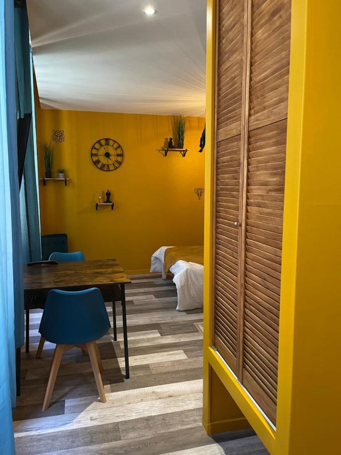 Jungle Room Romans-sur-Isère Exteriör bild