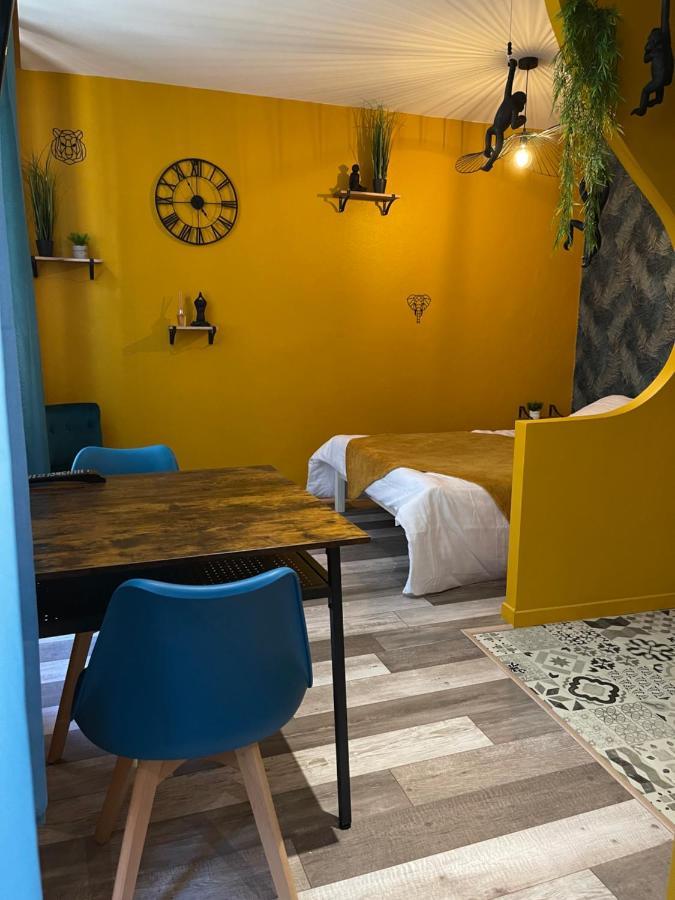 Jungle Room Romans-sur-Isère Exteriör bild